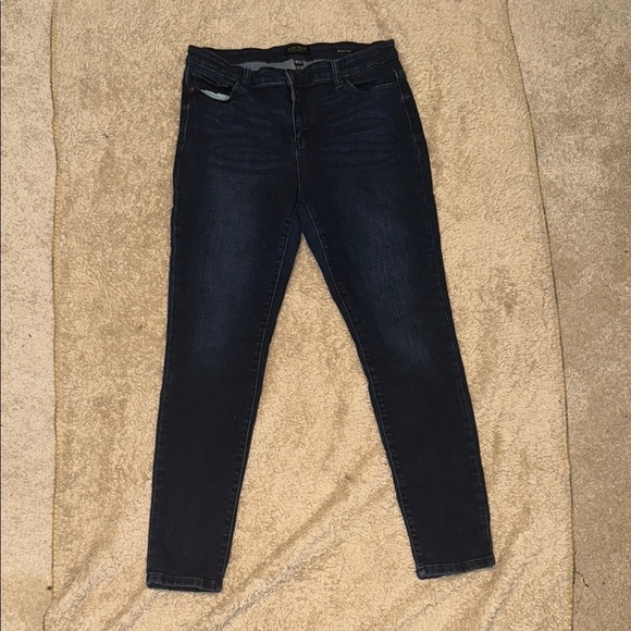 Judy Blue Jeans - Picture 1 of 5